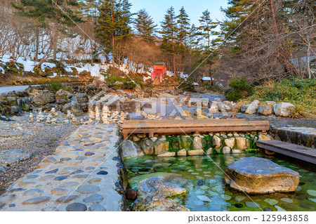 群馬縣吾妻郡草津溫泉西之河原公園清晨 125943858