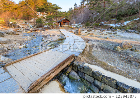 Gunma Prefecture, Agatsuma-gun, Kusatsu Onsen, Sainokawara Park in the early morning 125943873