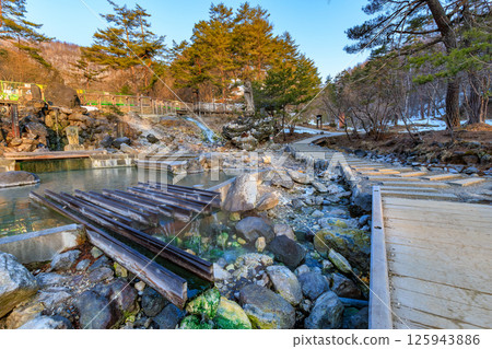 Gunma Prefecture, Agatsuma-gun, Kusatsu Onsen, Sainokawara Park in the early morning 125943886