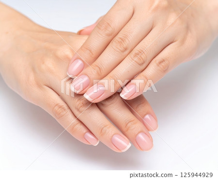 女人的手的特寫 125944929