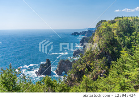 從北山崎第一瞭望台、田野畑村眺望的“岩手縣” 從北山崎第一瞭望台、田野畑村眺望的“岩手縣” 125945424