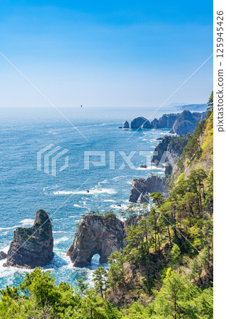 從北山崎第一瞭望台、田野畑村眺望的“岩手縣” 125945426