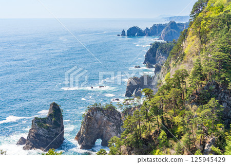 從北山崎第一瞭望台、田野畑村眺望的“岩手縣” 125945429