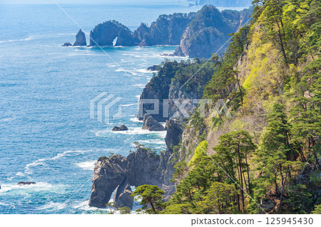 從北山崎第一瞭望台、田野畑村眺望的“岩手縣” 從北山崎第一瞭望台、田野畑村眺望的“岩手縣” 125945430