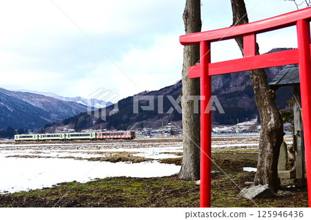 Kamaishi Line Kiha 110 series seen from the shrine 125946436