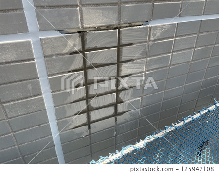 Tile after grouting 125947108