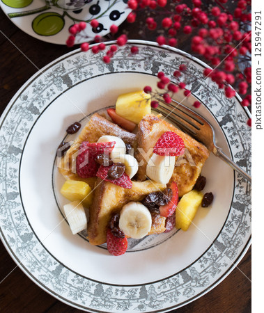 French french toast 125947291