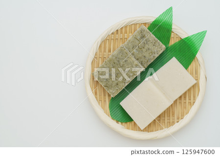 切塊麻糬與方塊麻糬 |普通白麻糬和艾蒿麻糬 125947600