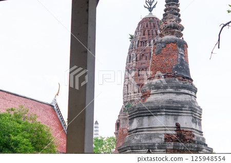 Wat Phra Si Rattana Mahathat temple Suphanburi 125948554