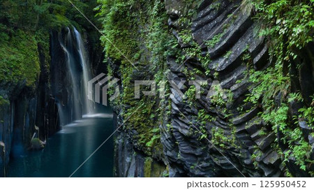 高千穗峽谷的Mako井瀑布 125950452