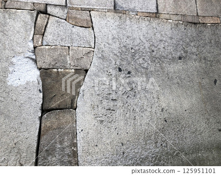 Stone wall of Osaka Castle 125951101