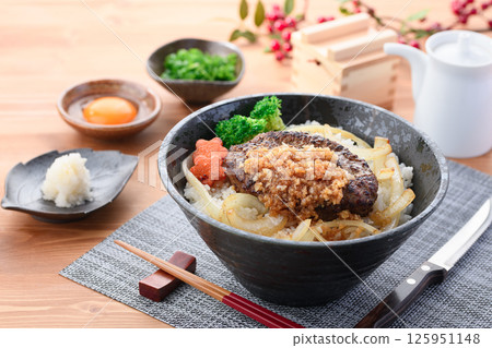 Japanese-style hamburger bowl 125951148