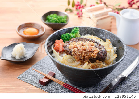 Japanese-style hamburger bowl 125951149