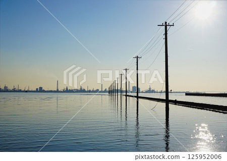 跟隨海洋的電報桿 跟隨海洋的電報桿 125952006