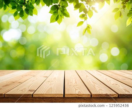 綠色木質甲板和陽光透過樹木的圖像 125952436