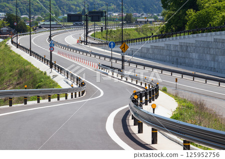 新開通的高速公路 新開通的高速公路 125952756
