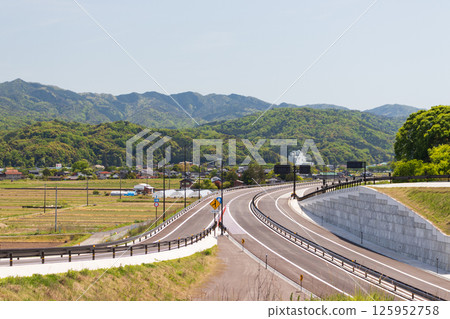 新開通的高速公路 新開通的高速公路 125952758