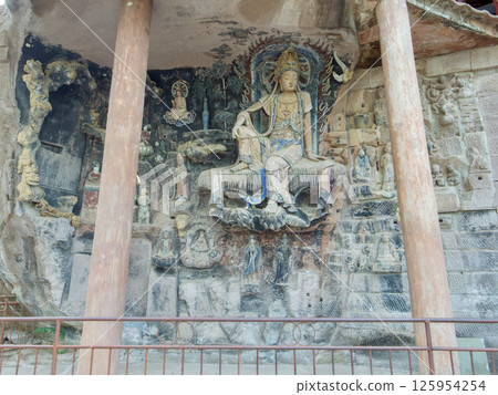 四川資陽安岳石刻毘盧洞的水月觀音 125954254