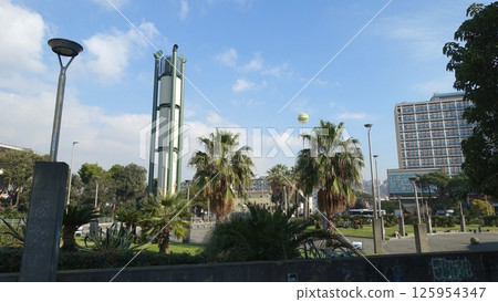 A glimpse of one of the squares just outside the city center. 125954347