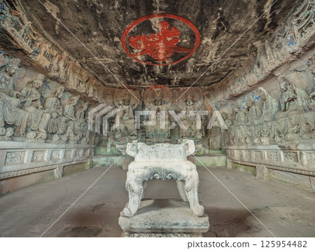 Buddha statues in the Anyue stone-carved Huayan Cave in Ziyang, Sichuan Buddha statues in the Anyue stone-carved Huayan Cave in Ziyang, Sichuan 125954482