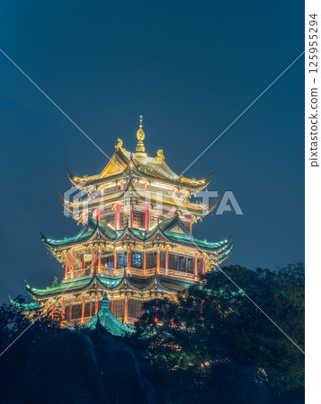 重慶鴻恩閣的燈光夜景 重慶鴻恩閣的燈光夜景 125955294