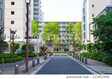 Around JR Amagasaki Station (Amagasaki Station, Q's Mall, Amagasaki Central Hospital, Ushioe 1-chome area) 125955849