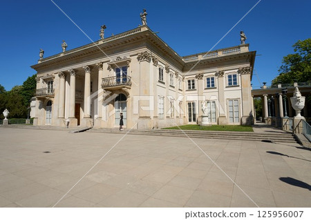 Courtyard and facade of palace on isle in Warsaw city in Poland 125956007