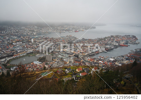Panoramic views of Bergen from Mount Floyen 125956402