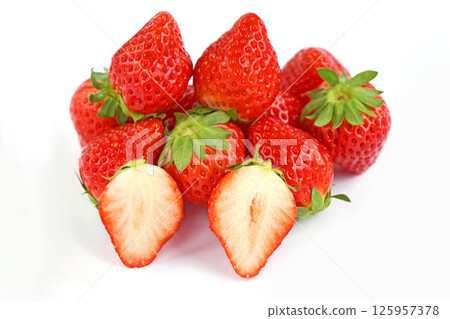 Strawberries (Sanukihime) 125957378