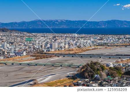 Shizuoka cityscape and Suruga Bay as seen from Maruyama Flower Garden (Shizuoka Prefecture) Shizuoka cityscape and Suruga Bay as seen from Maruyama Flower Garden (Shizuoka Prefecture) 125958209