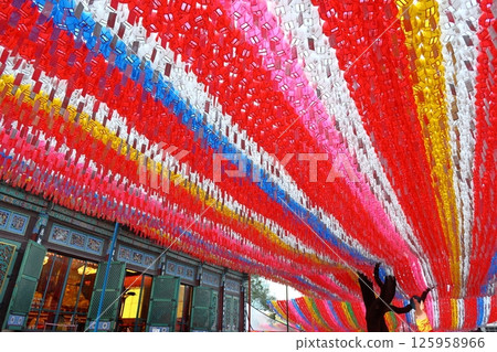 Scenery of a temple where a festival is being held Scenery of a temple where a festival is being held 125958966