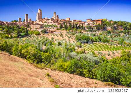 San Gimignano, Italy. Famous medieval town in Tuscany 125958987