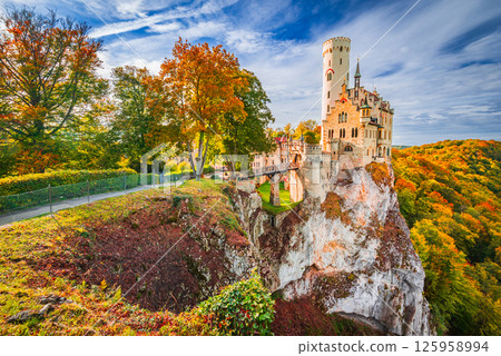 Germany, Baden Wurttemberg. Schloss Lichtenstein perched on a cliff, Swabian Jura mountains Germany, Baden Wurttemberg. Schloss Lichtenstein perched on a cliff, Swabian Jura mountains 125958994