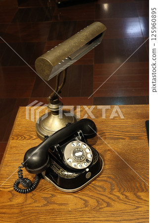 Retro black phone Retro black phone 125960895
