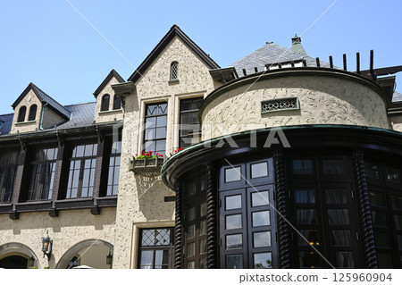 Former Lee Royal Residence Former Lee Royal Residence 125960904