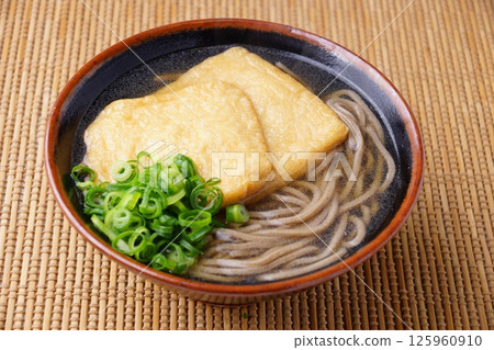 Raccoon soba 125960910