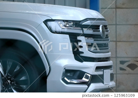 Domestic SUV image 125963109
