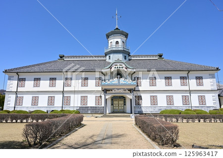 The exterior of the former Kaichi School (Matsumoto City, Nagano Prefecture) 125963417