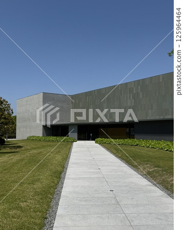 The front of the Kaii Higashiyama Sedonai Museum of Art 125964464