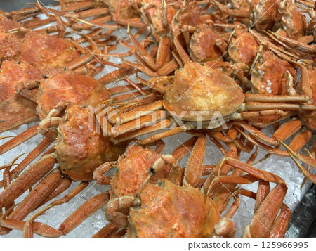 Red snow crabs on display in a store 125966995