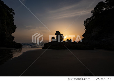 Evening view of Ningyo-iwa (Satsumasendai City) 125968062