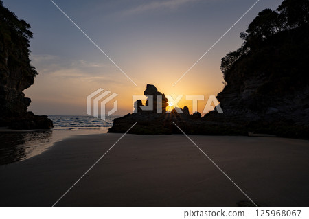 Evening view of Ningyo-iwa (Satsumasendai City) 125968067
