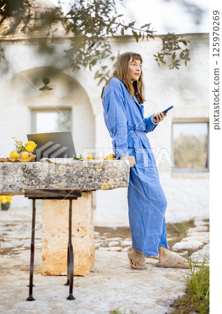 Remote call in nature 125970269