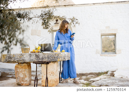 Remote call in nature 125970314