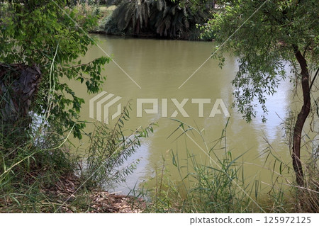 The Yarkon River flows through the center of Tel Aviv. 125972125
