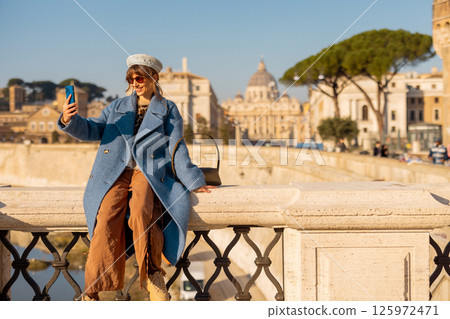 Selfie with the Vatican View Selfie with the Vatican View 125972471