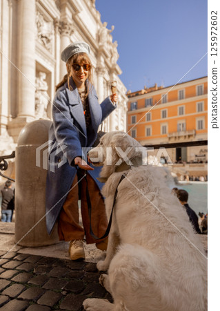 Sweet Pause at Trevi 125972602