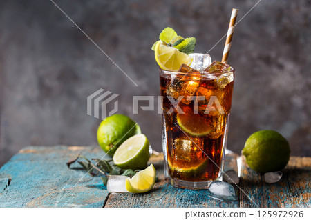 Fresh made Cuba Libre 125972926