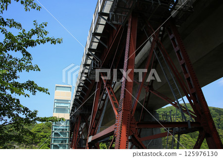 兵庫縣香美町餘部鐵橋墩及水晶塔 125976130