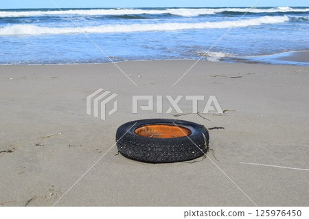 Coastal wreckage Environmental problems Garbage problems 125976450